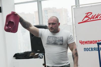 В ТРЦ «Виктория Плаза» порвали грелку